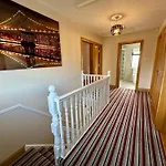 Дом отдыха A Newly Renovated 7 Bedroom House Лимерик