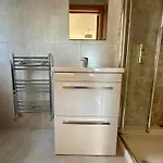 Дом отдыха A Newly Renovated 7 Bedroom House Лимерик