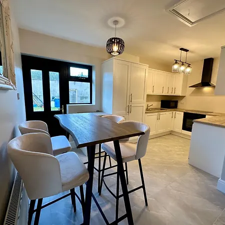 度假居 A Large 7 Bedroom House Ideal For Large Gatherings