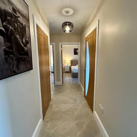 Prázdninový dům A Newly Renovated 7 Bedroom House Limerick Junction