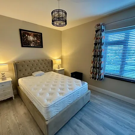 度假居 A Large 7 Bedroom House Ideal For Large Gatherings *