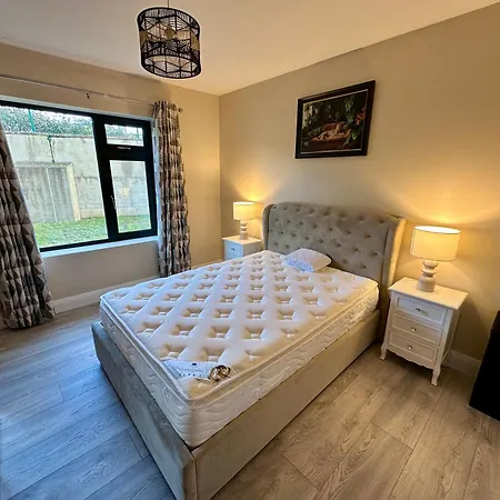 A Newly Renovated 7 Bedroom House Limerick Junction