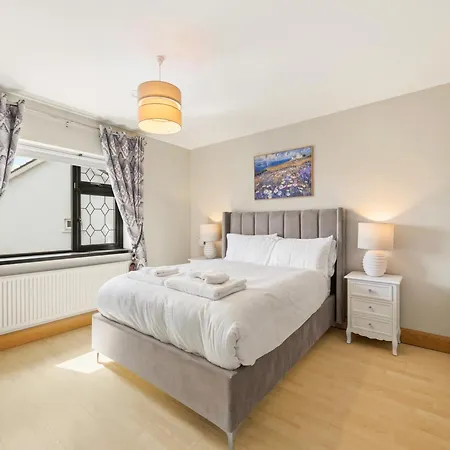 A Newly Renovated 7 Bedroom House *