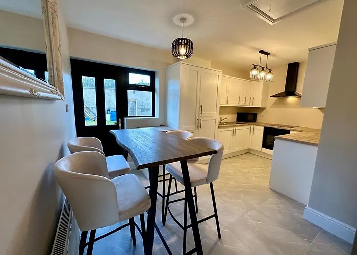 度假居 A Large 7 Bedroom House Ideal For Large Gatherings