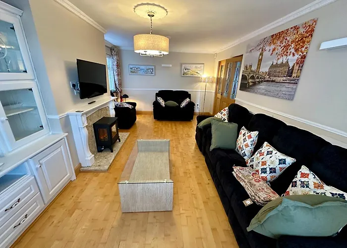 度假居 A Large 7 Bedroom House Ideal For Large Gatherings