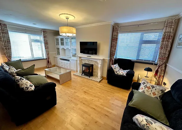 A Large 7 Bedroom House Ideal For Large Gatherings 度假居