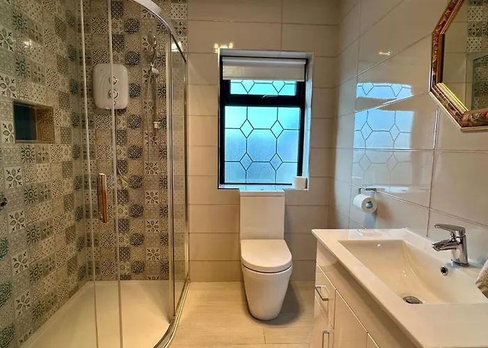 A Large 7 Bedroom House Ideal For Large Gatherings 度假居 Limerick Junction