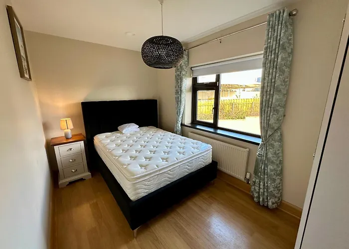 A Large 7 Bedroom House Ideal For Large Gatherings * Limerick Junction