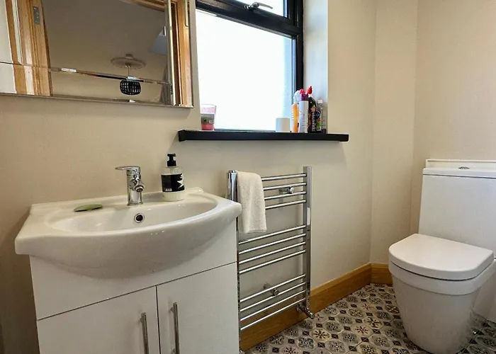 A Large 7 Bedroom House Ideal For Large Gatherings *