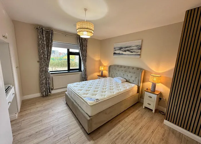 A Large 7 Bedroom House Ideal For Large Gatherings 度假居